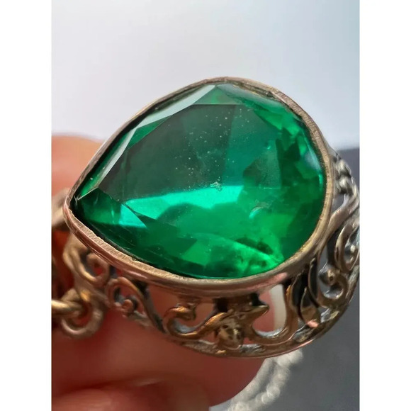 The Green Queen Quartz and sterling silver necklace - Picture 10 of 11